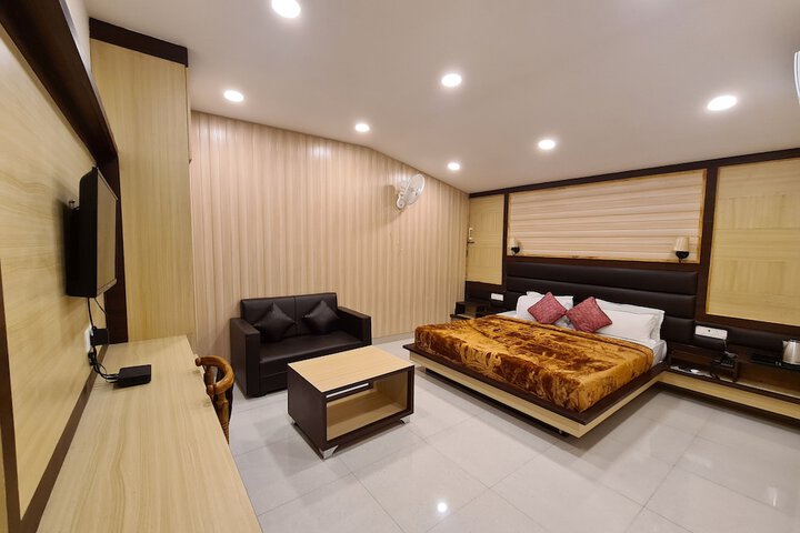 Room 25 of 122