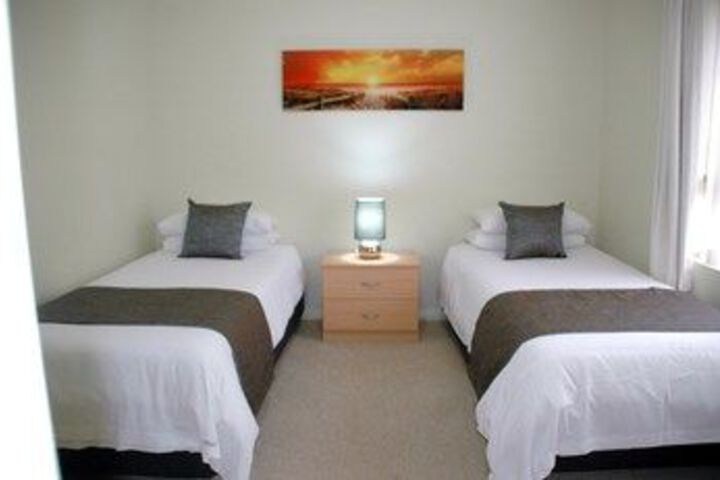 Room 13 of 32
