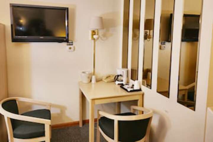 Room 40 of 120