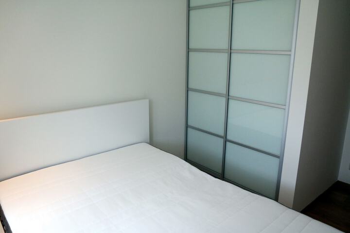 Room 2 of 28