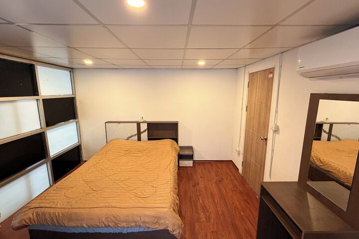 Room 10 of 52