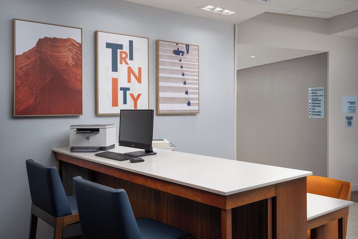 Business Center 47 of 71