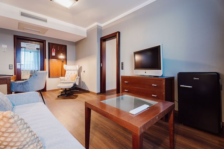 Room 52 of 102