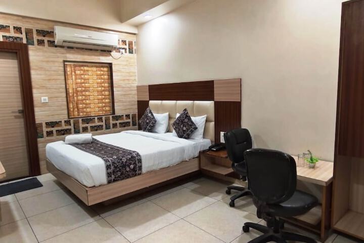 Room 12 of 24