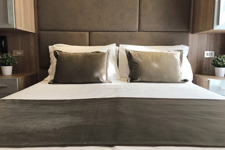 Room 42 of 102