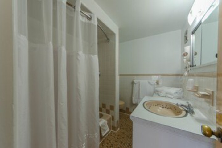 Room 154 of 216