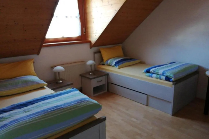 Room 3 of 10