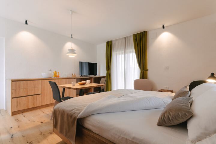 Room 21 of 120