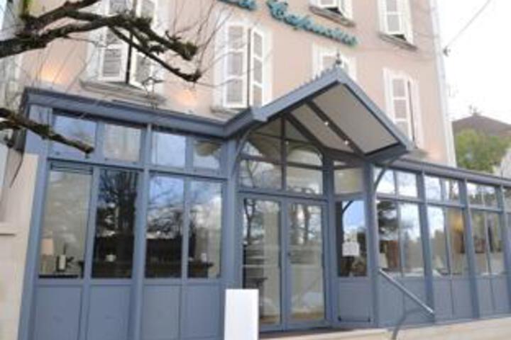 Logis Hotel Restaurant Les Capucins
