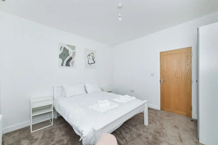 Room 2 of 6