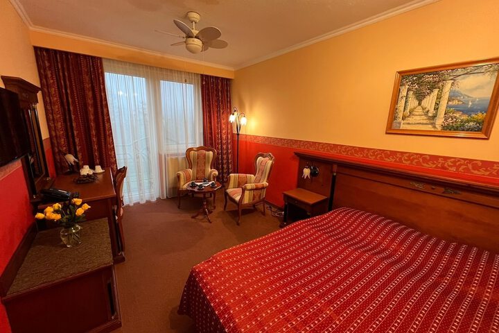 Room 18 of 84