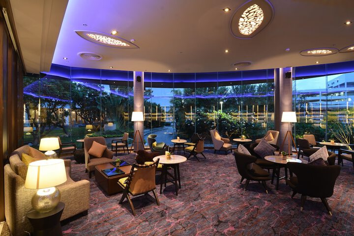 Lounge 78 of 93