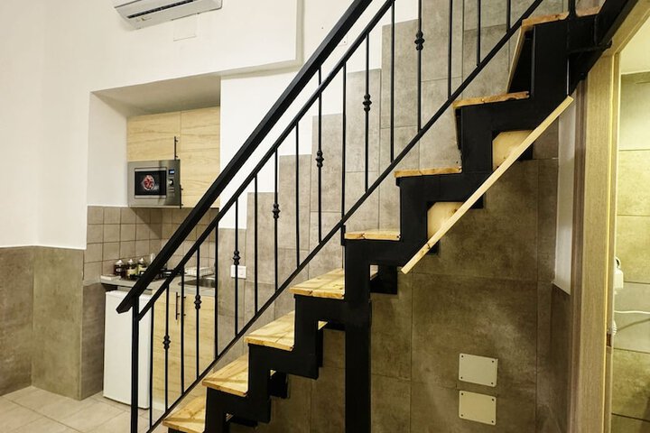 Room 18 of 27