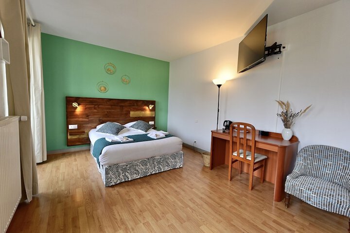 Room 28 of 53