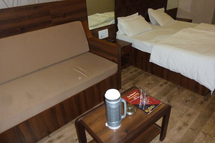 Room 16 of 48
