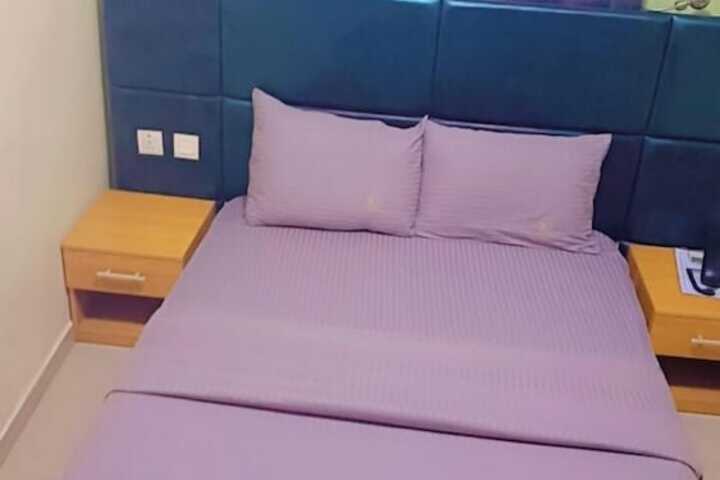 Room 2 of 11