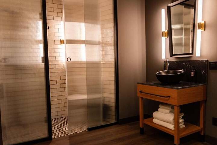 Room 72 of 77