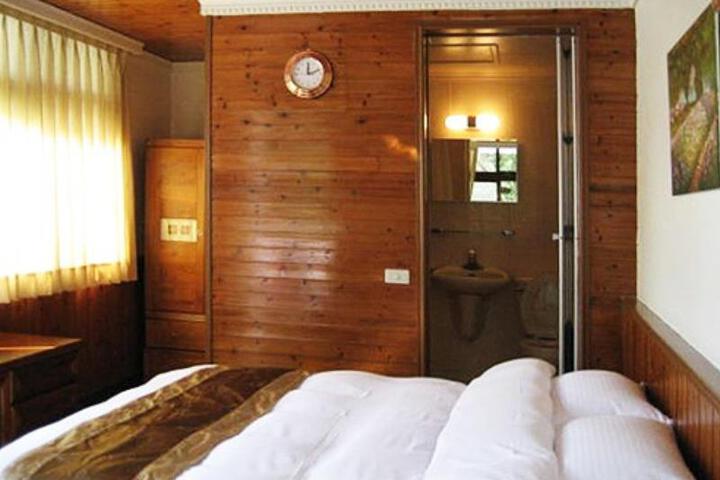 Room 3 of 6