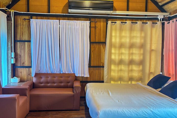 Room 27 of 135