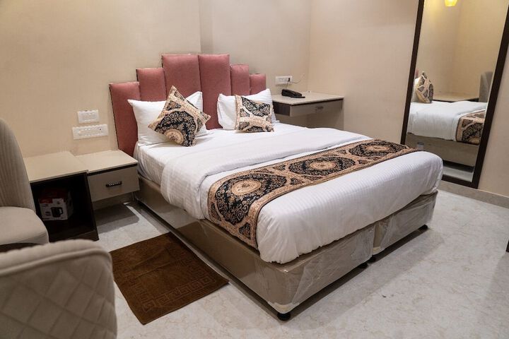 Room 10 of 40