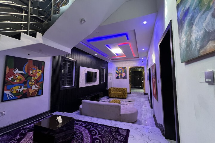 Room 21 of 50