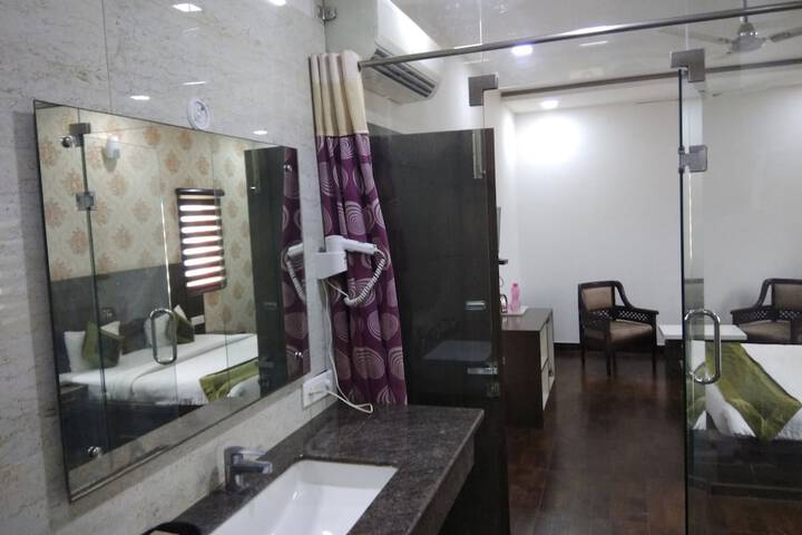 Room 15 of 21