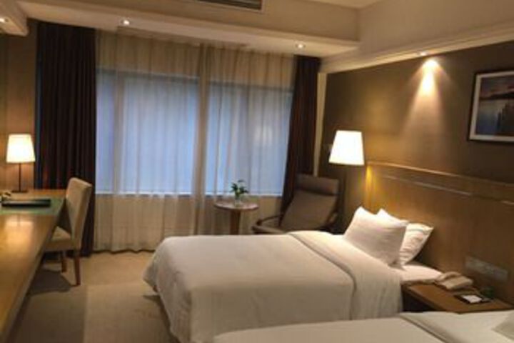 Hotel Suite Photo