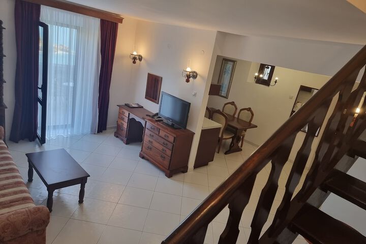 Room 108 of 263