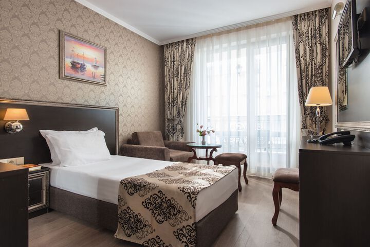 Room 20 of 80