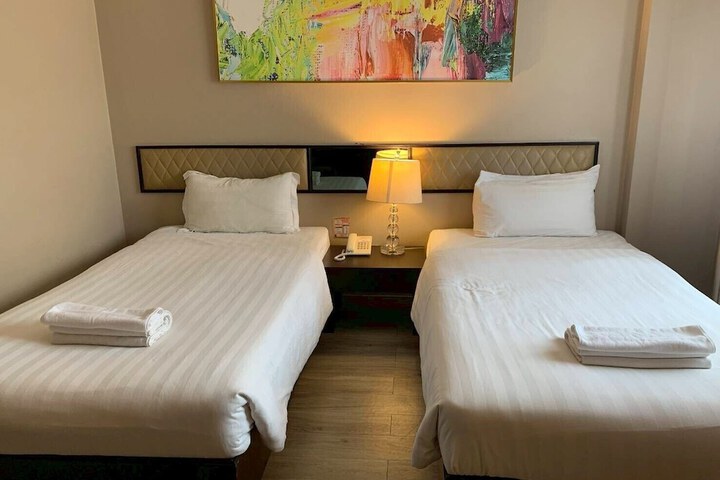 Room 10 of 23