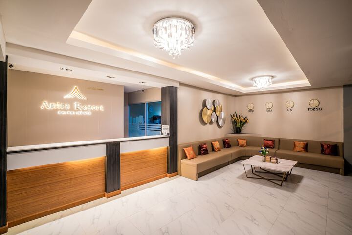 Hotel Interior 7 of 179