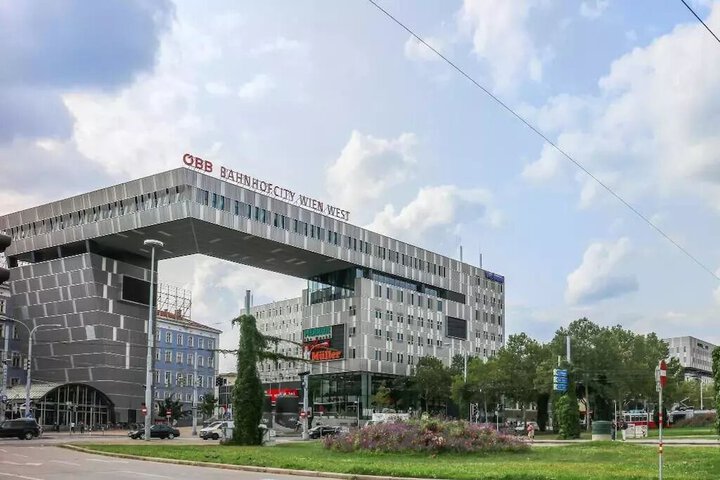 Hotel 64 of 67