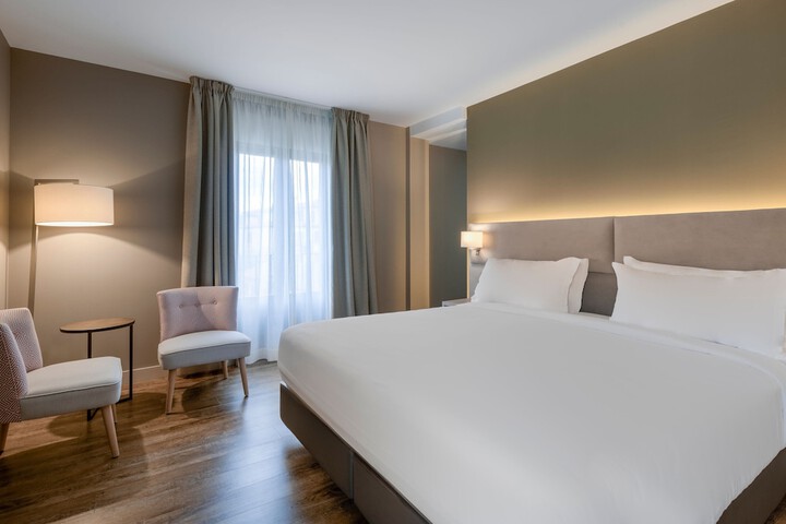 Room 27 of 130