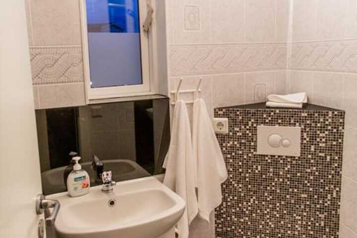 Room 42 of 51