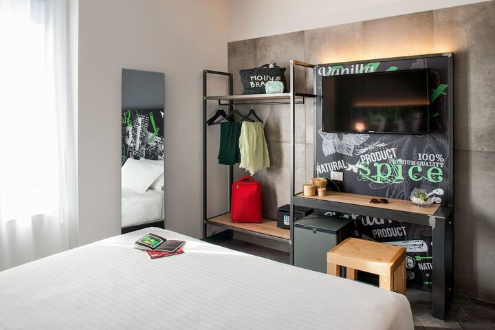 Room 5 of 41