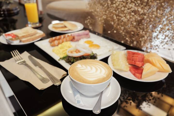 Breakfast/Coffee Service 124 of 167