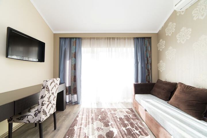 Room 72 of 158
