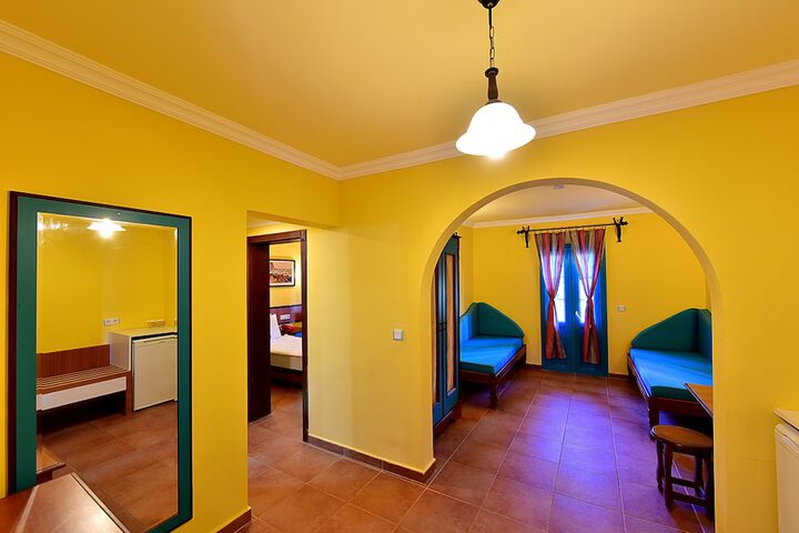Room 4 of 39