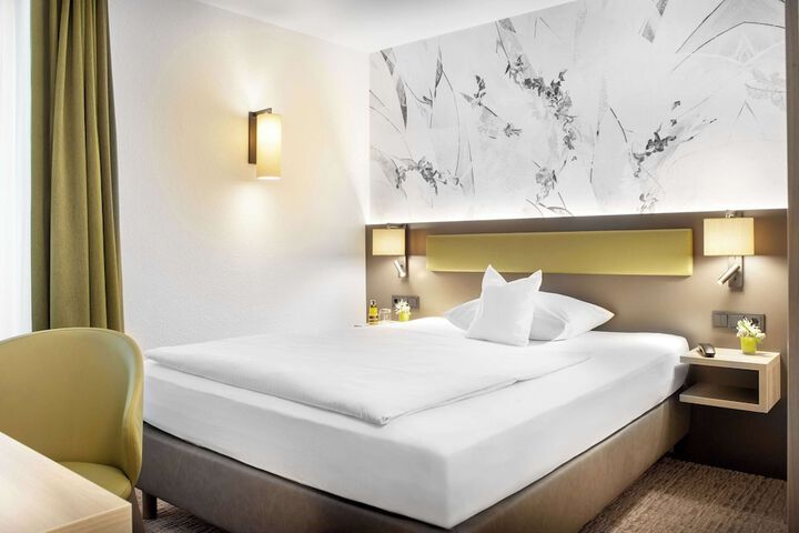 Room 15 of 38