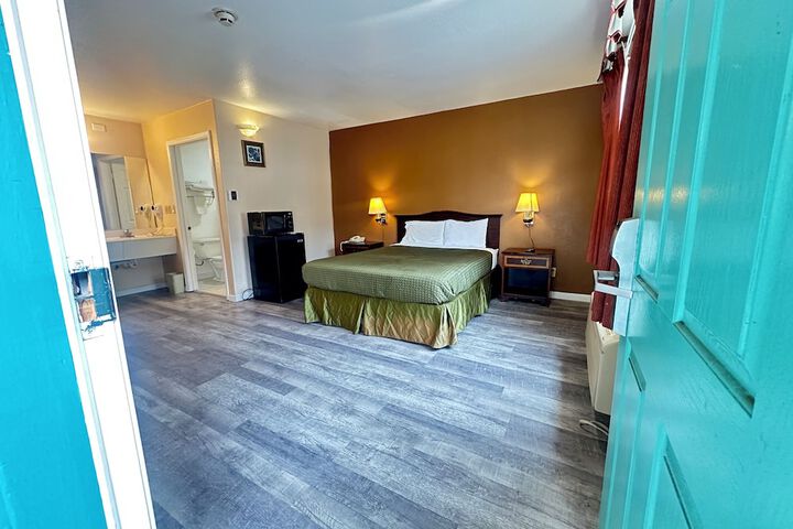 Room 2 of 35