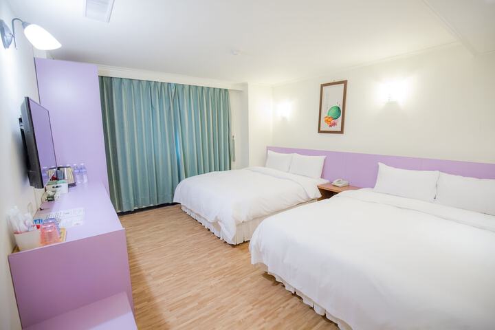 Room 15 of 48