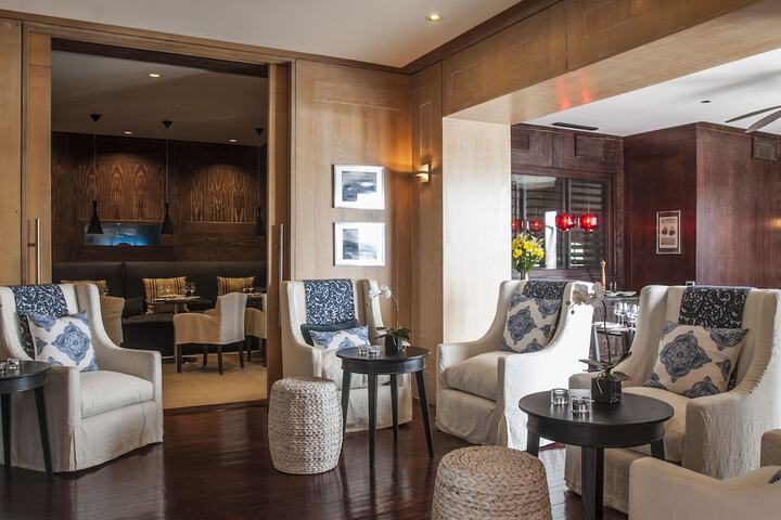 Lounge 41 of 51