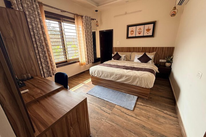 Room 10 of 29