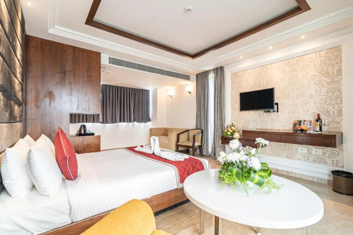 ICON PREMIER HOTEL BY BHAGINI