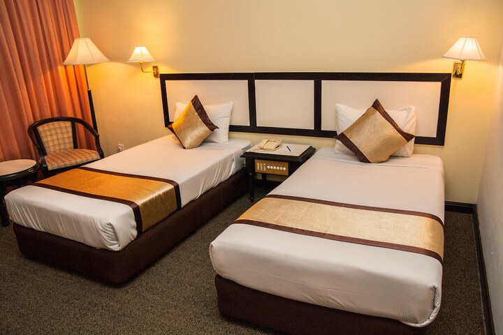 Room 4 of 43