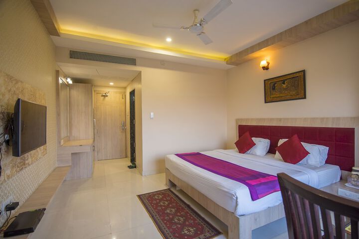 Room 8 of 37