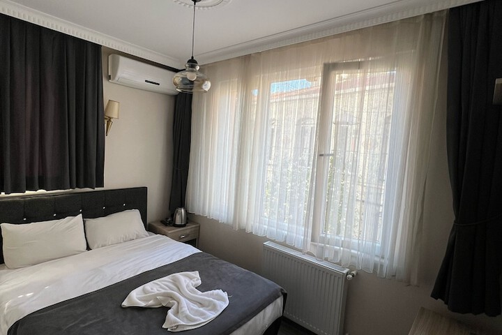 Room 8 of 20