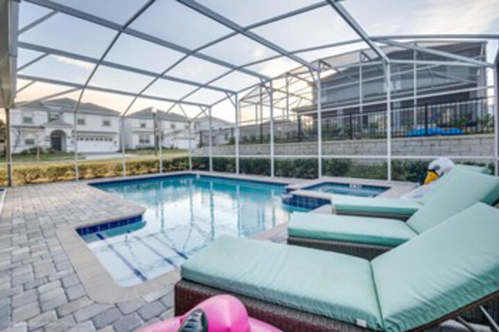 Pool 44 of 71
