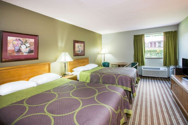 2 Queen Beds (1 of 2)