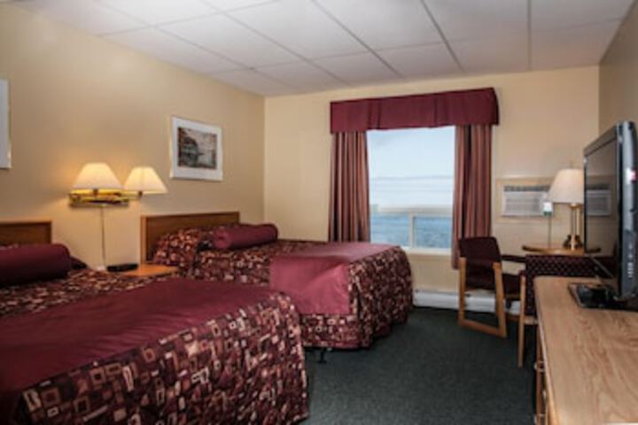 Room 10 of 141